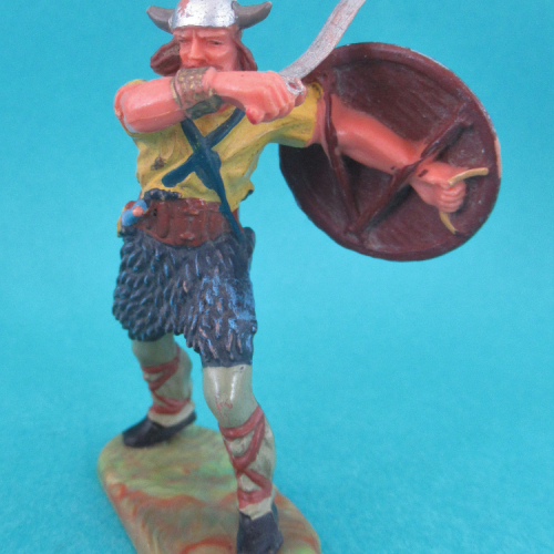 8504  Viking frappant de l'épée, bouclier en arrière (III).